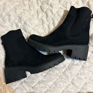 Black Ankle Chelsea Boots